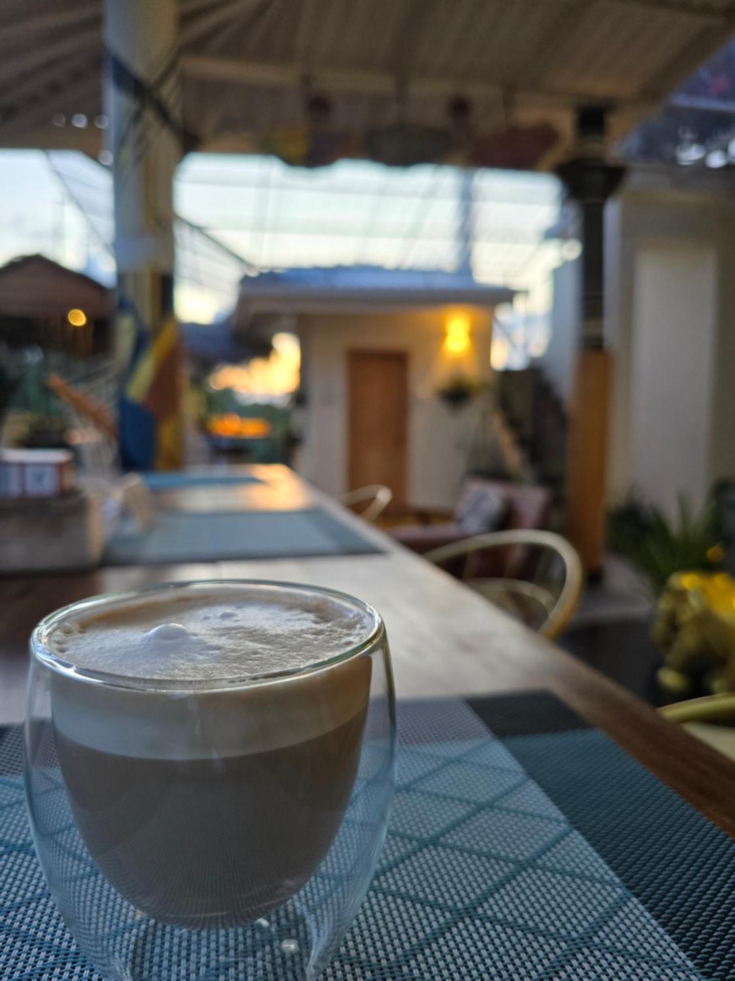 Habibi Hostel & Restaurant 乌纳瓦图纳 外观 照片