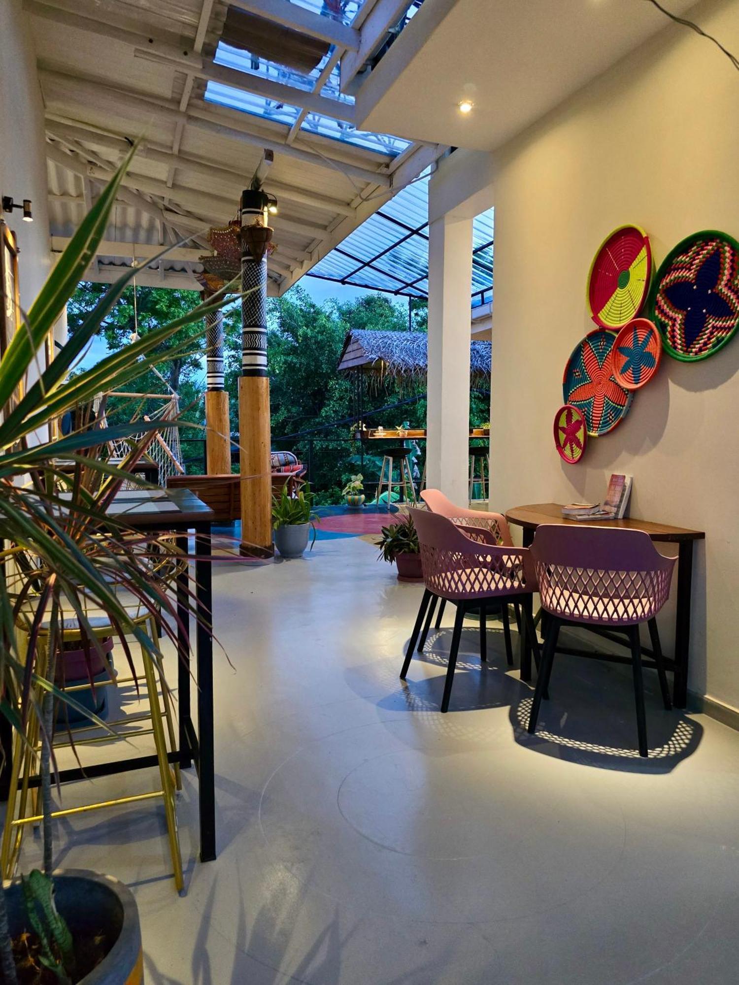 Habibi Hostel & Restaurant 乌纳瓦图纳 外观 照片
