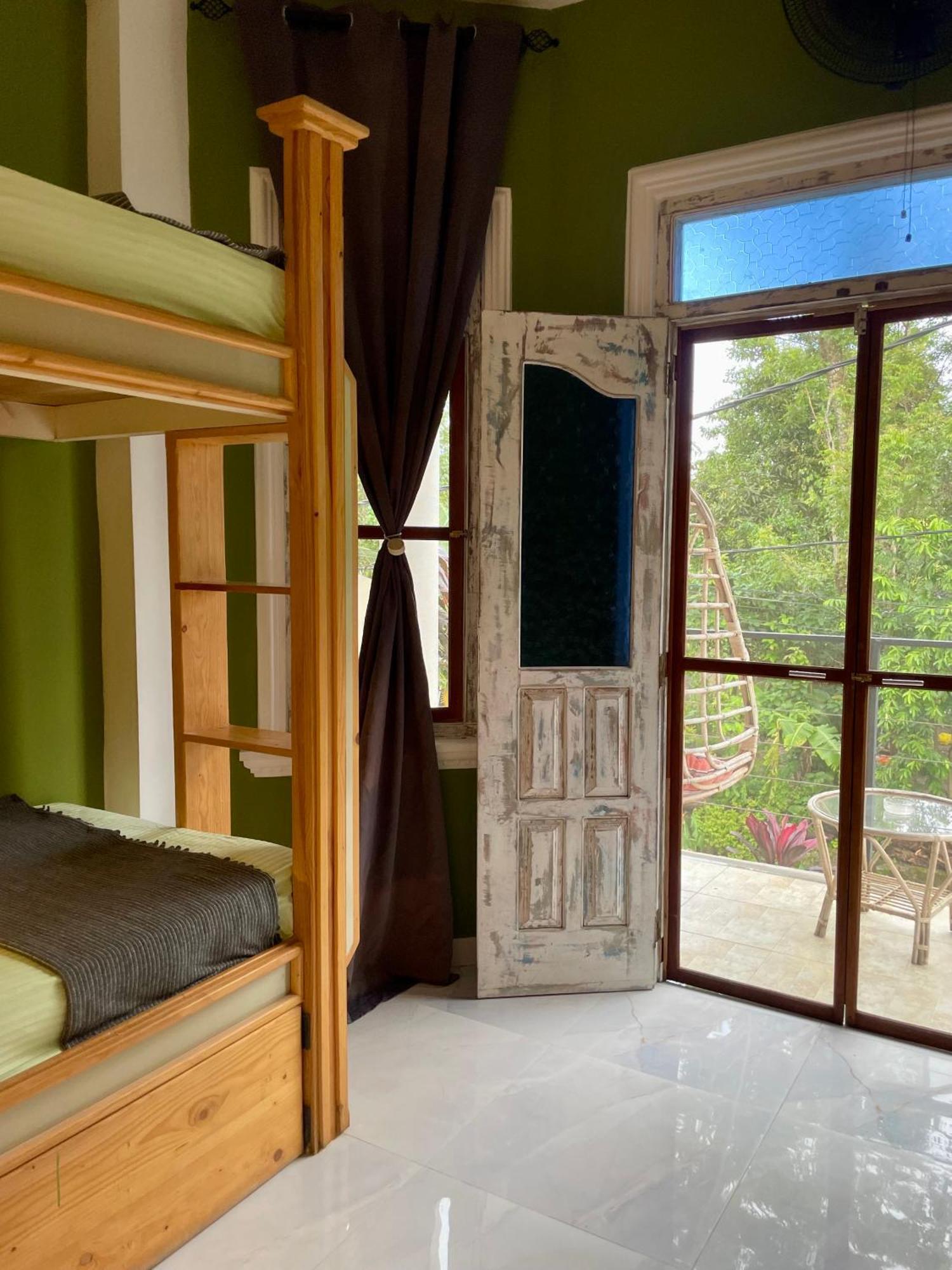 Habibi Hostel & Restaurant 乌纳瓦图纳 外观 照片