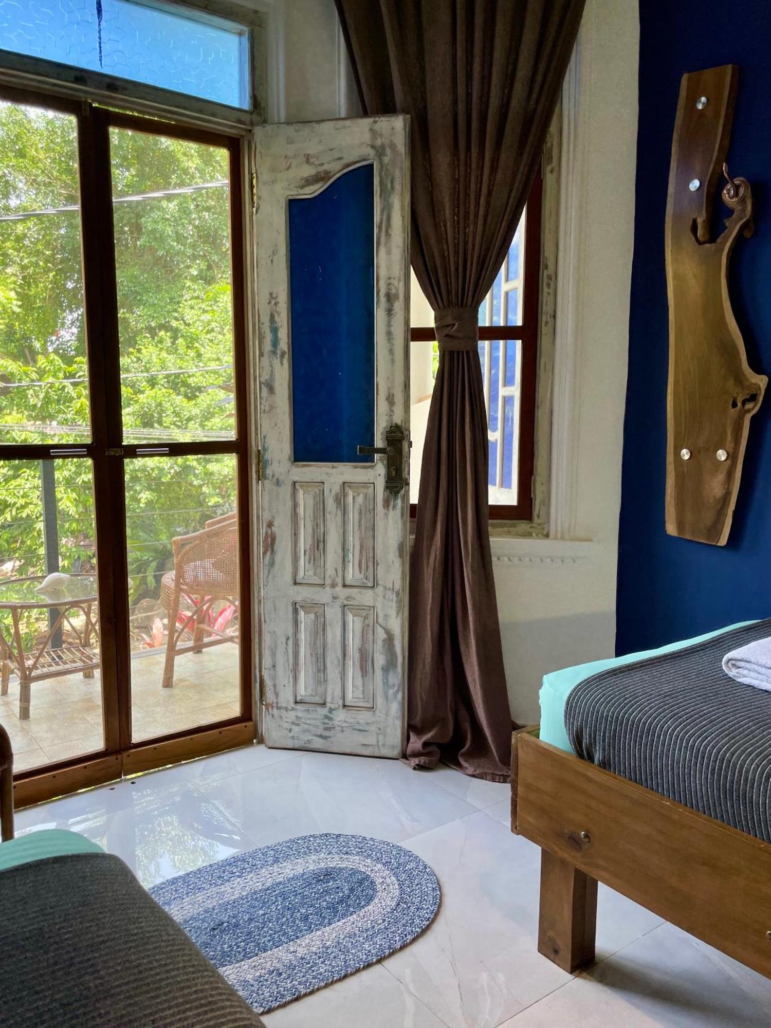 Habibi Hostel & Restaurant 乌纳瓦图纳 外观 照片