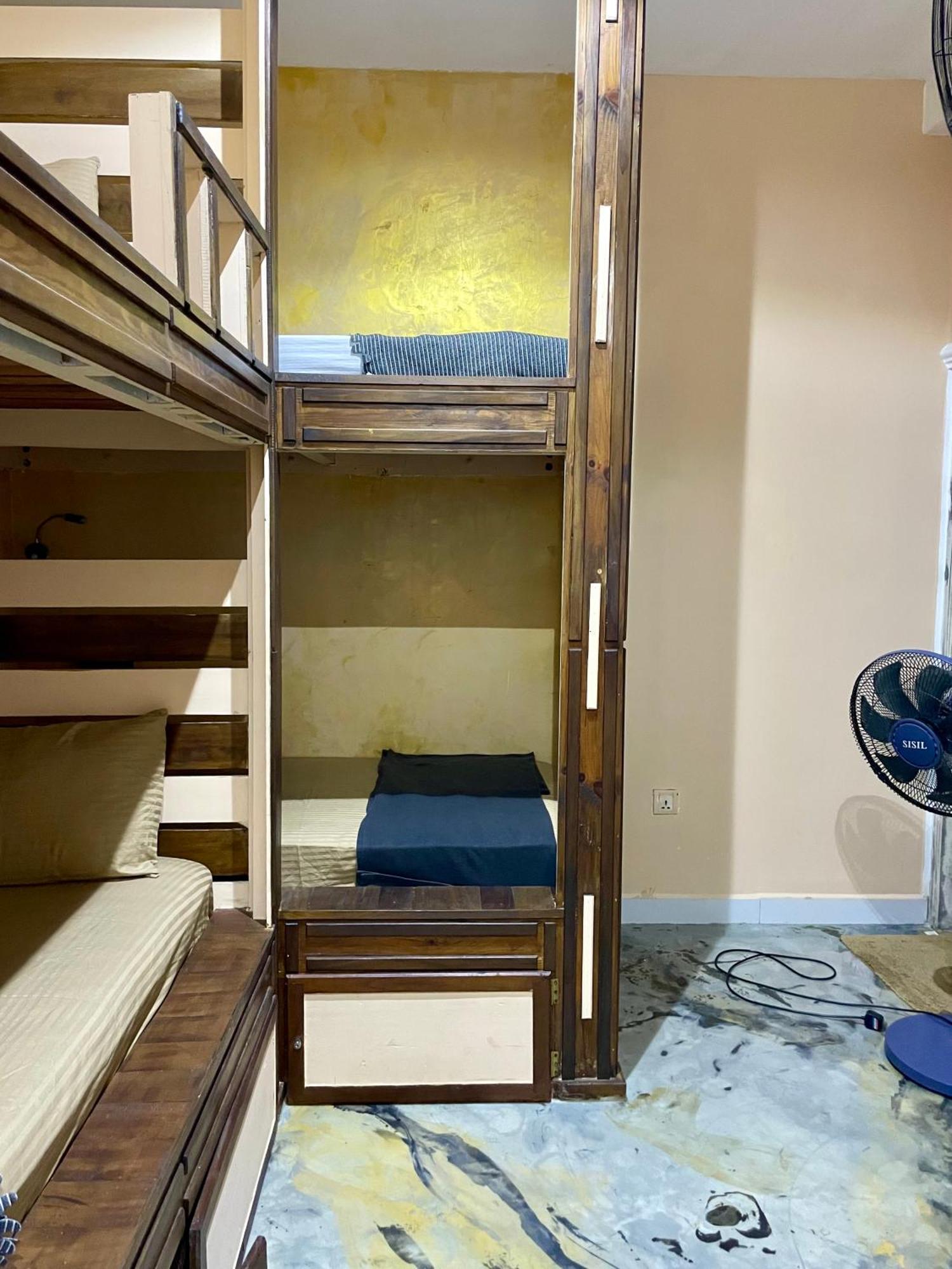 Habibi Hostel & Restaurant 乌纳瓦图纳 外观 照片