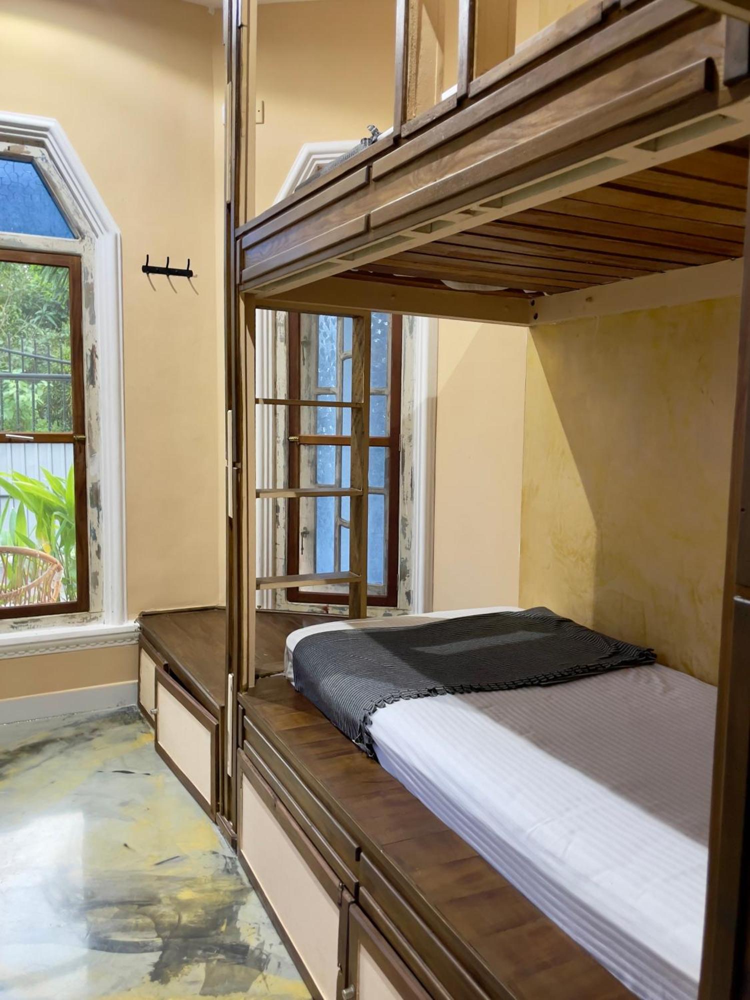 Habibi Hostel & Restaurant 乌纳瓦图纳 外观 照片