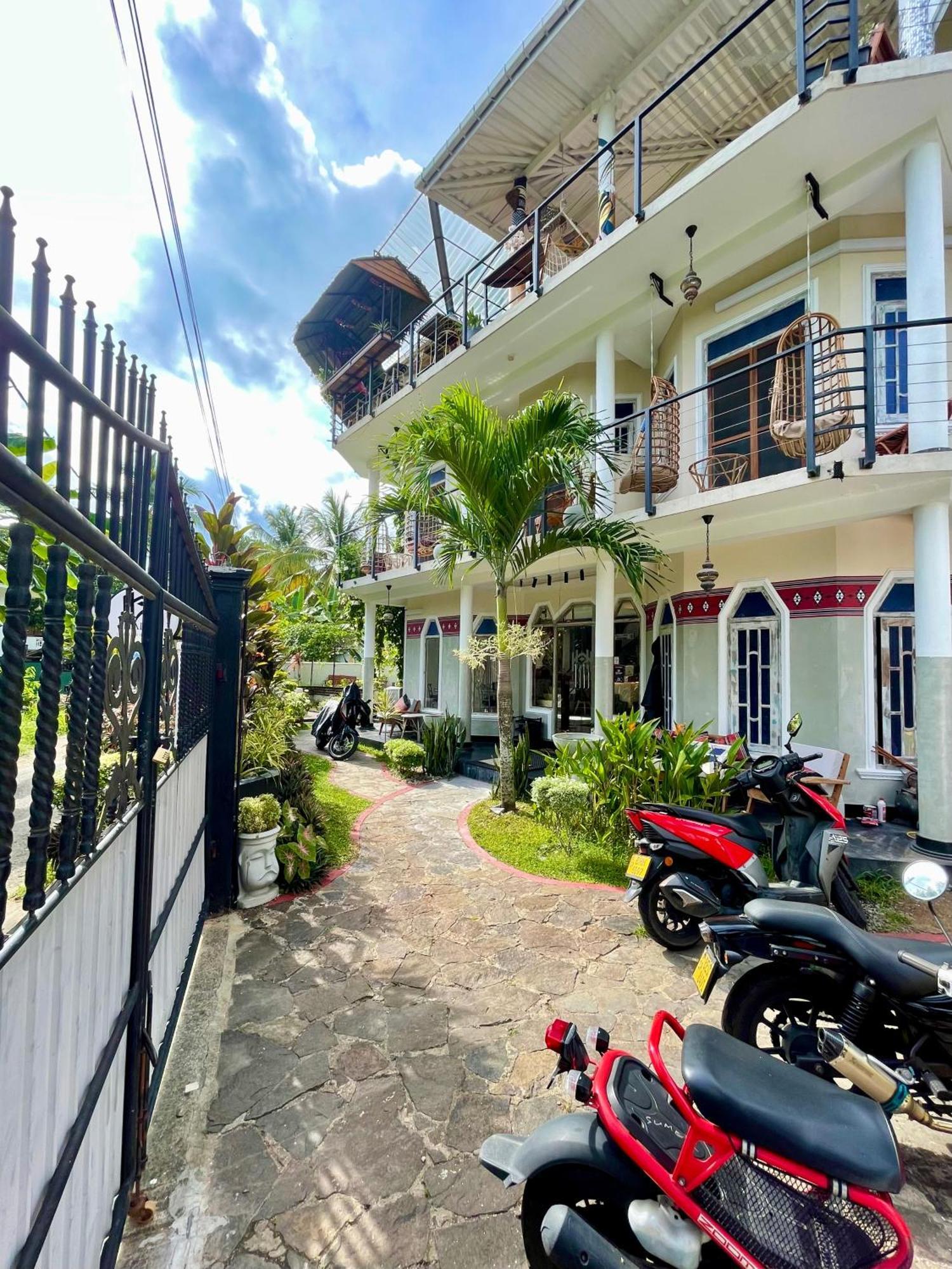 Habibi Hostel & Restaurant 乌纳瓦图纳 外观 照片